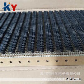 电阻是电子电路中最基本、最常用的元件之一。它的核心作用是限制电流、调节电压，并通过按欧姆定律来影响电路的工作状态。欧姆定律用一句话概括：U = I × R，其中 U 代表电压，I 代表电流，R 代表电阻值。电阻值越大，在相同电压下通过的电流就越小，像交通中的减速带一样控制电流的数量和速度。