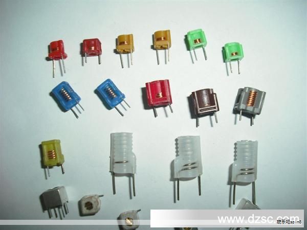 量子芯片成为近年科技热点之一。它基于量子力学原理设计制造，集成大量量子逻辑单元，能够实现量子信息处理，具有在量子化学模拟、量子人工智能等领域的巨大潜力，可能突破传统计算的算力瓶颈。