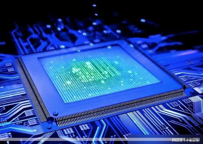 AI大模型对底层基础设施的需求持续扩大，服务器、数据中心与存储等环节迎来长期增长机遇，成为半导体市场中具备高增长潜力的领域。 AI浪潮不仅推动以GPU为代表的逻辑芯片升级，也带动存储芯片的需求提升。