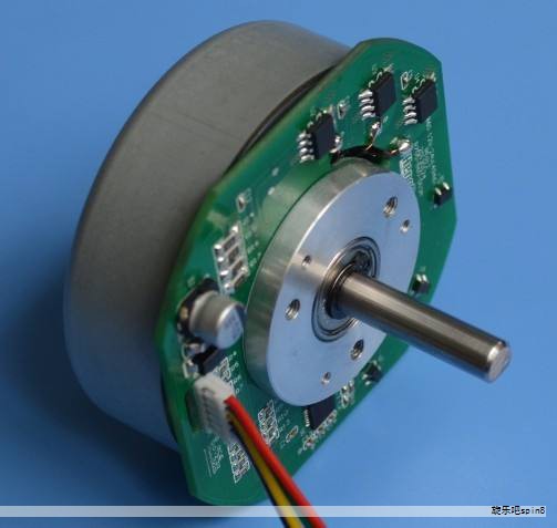 电阻器，简称电阻，是电子电路中最基本且常用的元件之一。