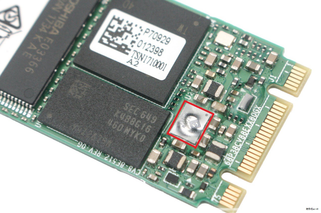 提到电阻，很多人会想到一个名字——欧姆。Georg Simon Ohm，1787–1854，出生于巴伐利亚的埃尔兰根，是一位德国物理学家。通过发现并建立欧姆定律，极大地方便了电学计算。为了纪念他，电阻单位定为欧姆，简写为“Ω”，千欧和兆欧分别用KΩ、MΩ表示。