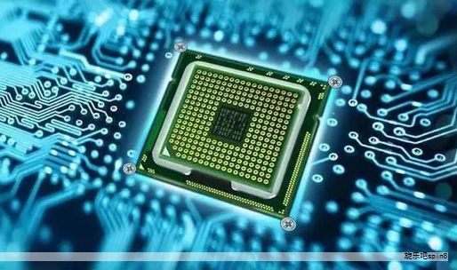 电阻器是电子学中的三大核心无源器件之一，与电容、电感并列。作为两端元件，电阻器由特定结构的阻性材料构成，在电路中承担限流、分压等功能。理想状态下，其电流与外加电压呈线性关系；但某些元件在特定条件下会呈现非线性，如热敏、电压敏感或敏感元件等。