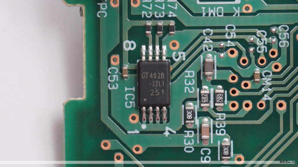 在一次重要论坛上，中国科学院公布两项关键成果：香山开源高性能RISC-V处理器核与傲来RISC-V原生操作系统，并强调中国科学院在开源芯片领域处于全球领先水平。相关专家指出，研发开源芯片是提升芯片供应链安全、实现科技普惠的重要路径，也是构建全球开源处理器社区的务实行动。