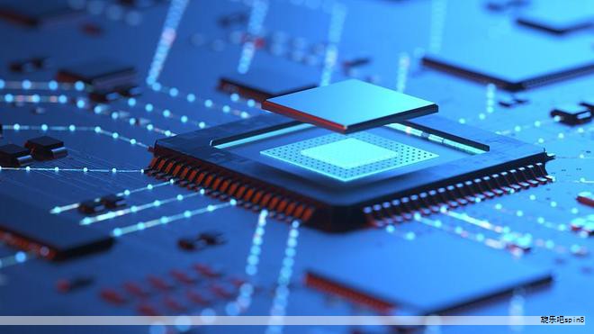 近期 AI 热潮引发的担忧正在推动美股波动，美国科技股持续承压。关于 AI 是否已经推升美股泡沫，市场存在分歧。悲观者认为当前估值偏高，短线兑现情绪上升；而乐观派则强调 AI 数据中心需求真实且快速扩张，像 AMD 与英伟达这样的龙头都强调基础需求的长期韧性，这与互联网泡沫时期大量未盈利公司领涨的情形有本质区别，被视为本轮热潮更健康的支撑。