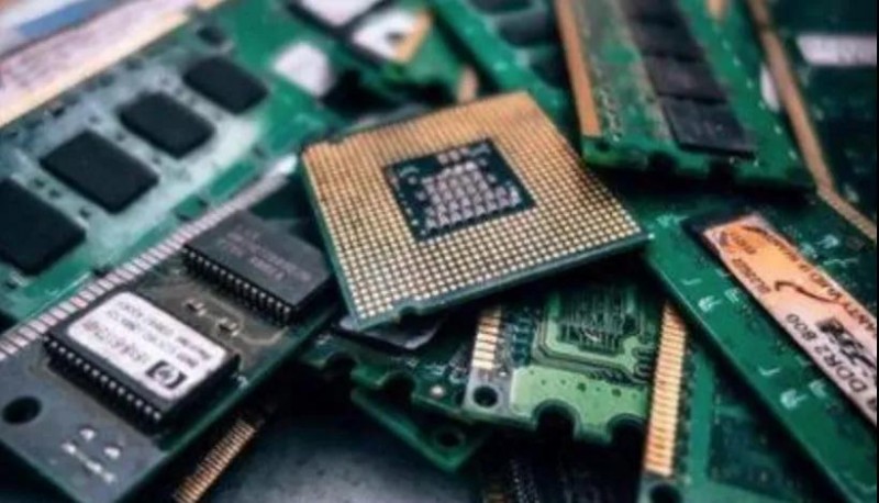 提升至 30 层堆叠、128TB/s 带宽