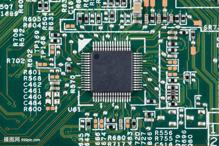 台积电、ARM涨逾1%;跌幅居前的个股中