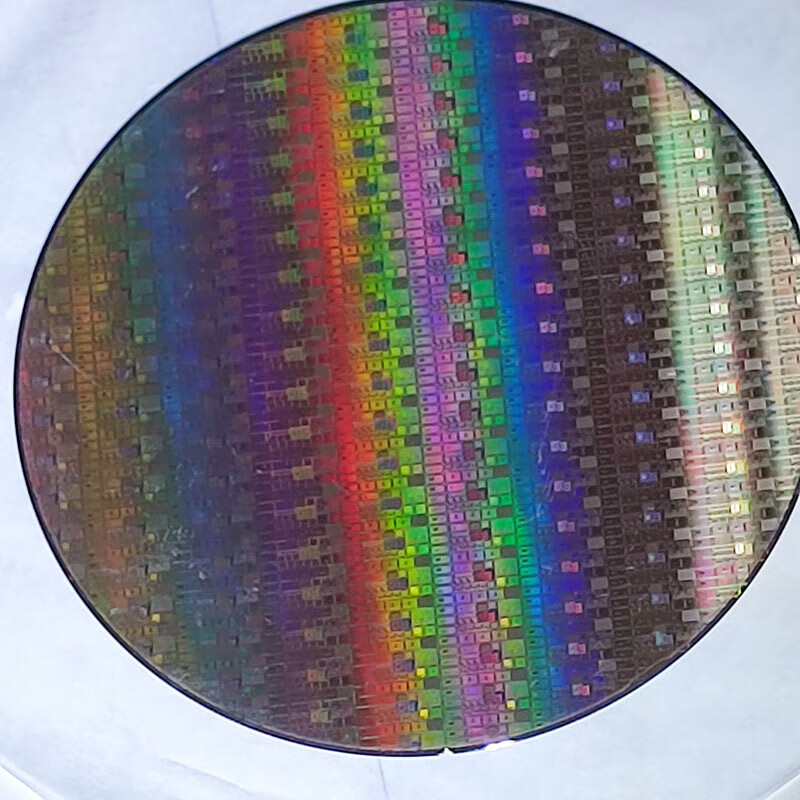 加强国产芯片的自主研发具有重要战略意义