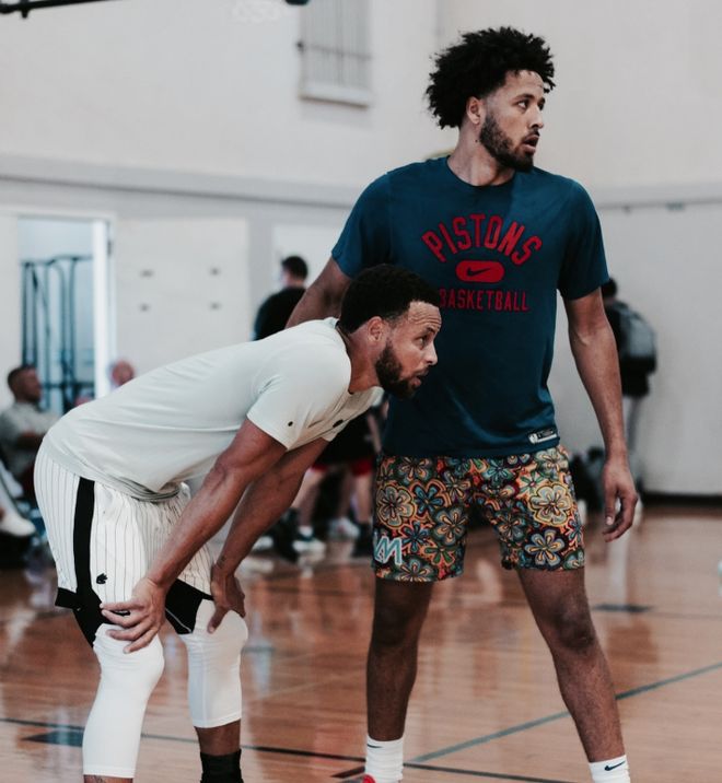 活塞51胜锁定季后赛 勇士三将伤退惨败