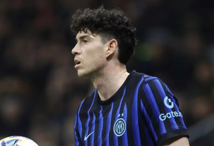 巴萨追逐巴斯托尼或成其首次离队契机