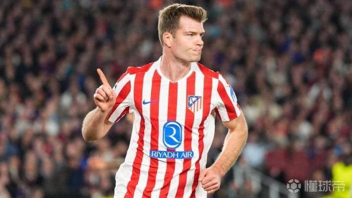 AC米兰放弃莱万转攻瑟洛特，米兰锋线引援重心转